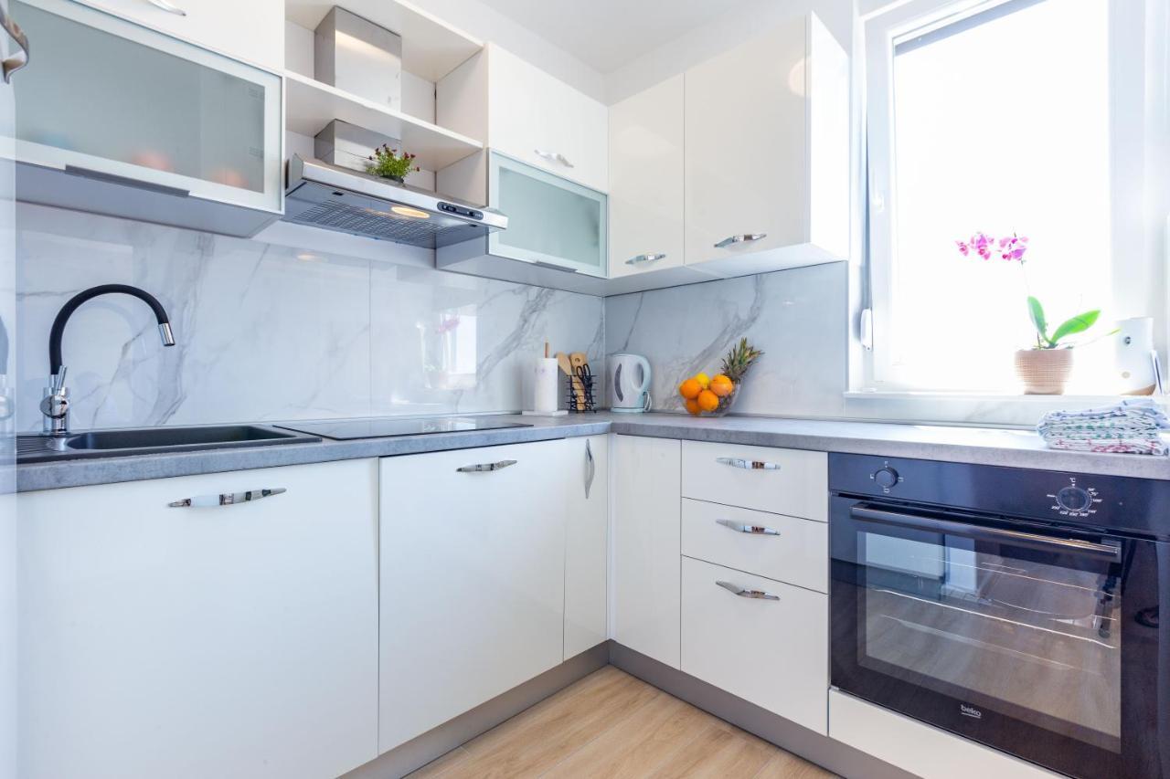 Apolon 2Bdr Apartment With Balcony ザダル エクステリア 写真