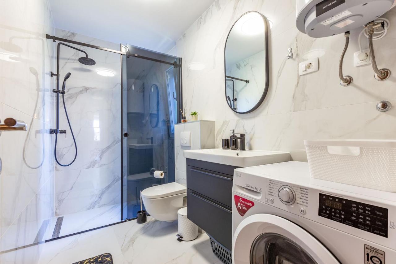 Apolon 2Bdr Apartment With Balcony ザダル エクステリア 写真