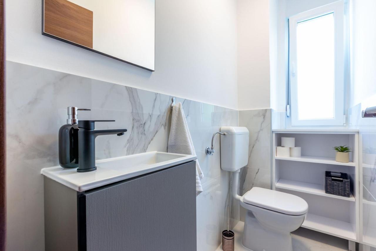 Apolon 2Bdr Apartment With Balcony ザダル エクステリア 写真