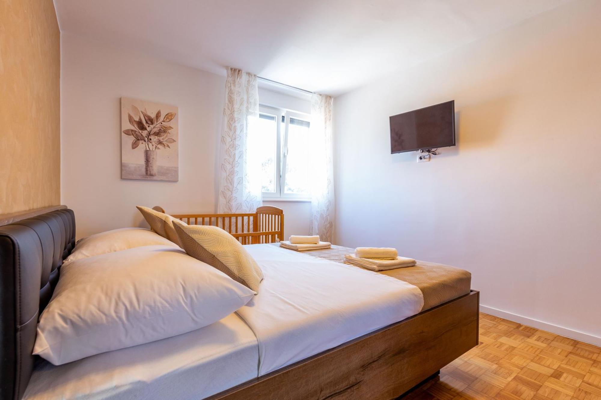 Apolon 2Bdr Apartment With Balcony ザダル エクステリア 写真