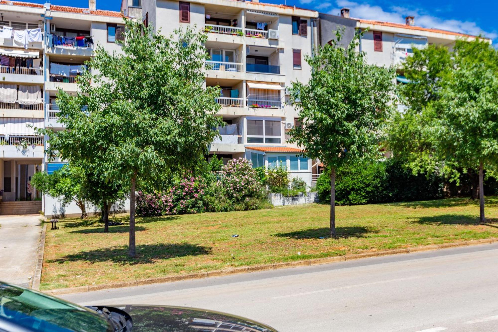 Apolon 2Bdr Apartment With Balcony ザダル エクステリア 写真